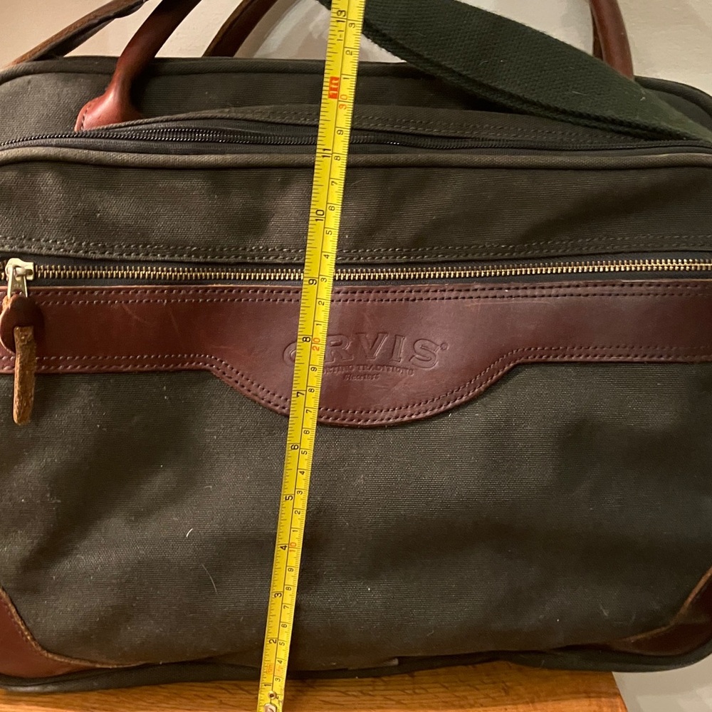 Orvis Dark green canvas and Leather Bat and Kill carryon bag. - Picture 11 of 13